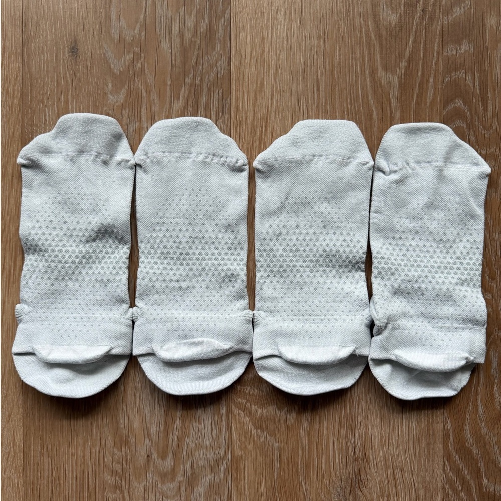 Lululemon Women’s MacroPillow Tab Running Socks Medium Cushioning, Set of 2